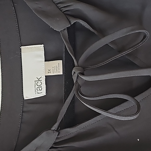 Black blouse - Picture 3 of 4